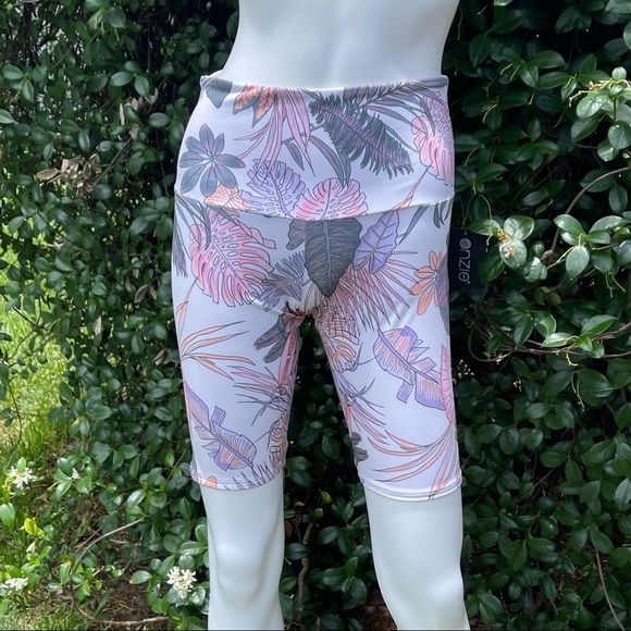 💋NWT ONZIE High Waisted Boho Botanical Bike Shorts - Picture 2 of 11